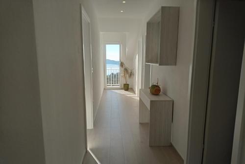 Viesnīcas āriene, Apartment Lucija with sea view in Brsecine