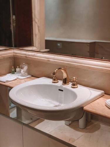 Hotel Relais - image 9
