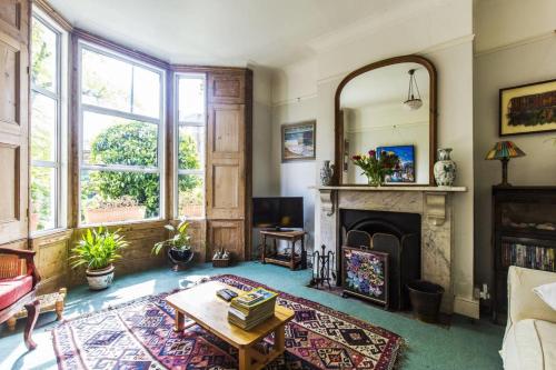 GuestReady - Gorgeous Victorian Home wGarden up to 6 guests! London 