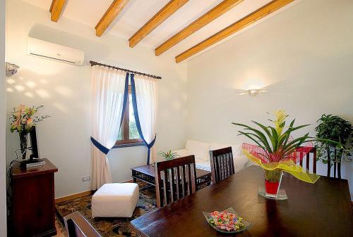 Amore Rentals - Cottage Isaura C - image 3