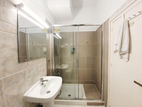 Hostal Alicante - image 8