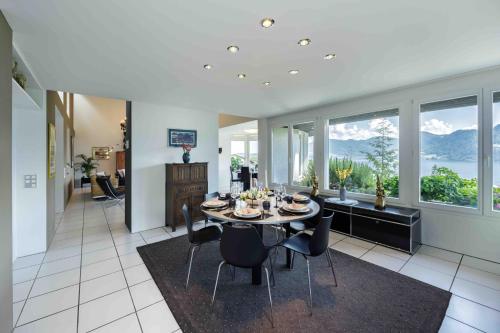 Villa Ysara, 7 Bedroom Pool Villa with lake Lucerne View