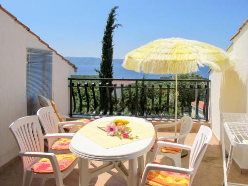  Apartment Dilly - KRK117, Unterkunft in Pinezici