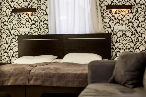 Hotton Hotel - image 2