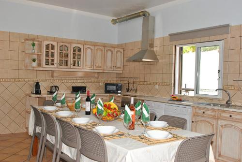 Kitchen, Villa Zanzibar by Algarve Vacation in Boliqueime