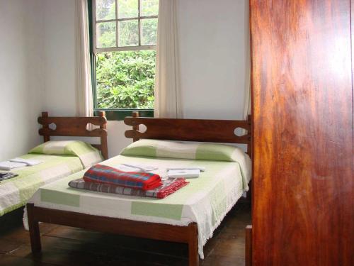 1 double bed, 2 twin beds