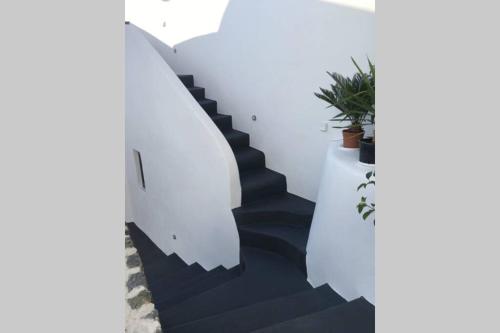 Santorini Folia Cave house with jacuzzi Santorini Folia Cave house with jacuzzi
