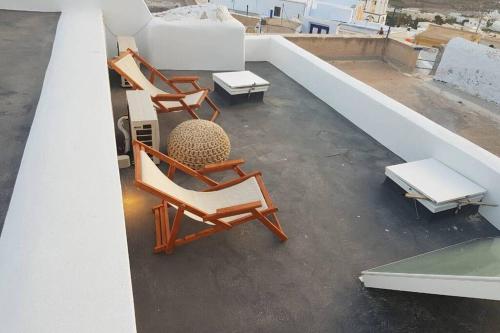 Santorini Folia Cave house with jacuzzi Santorini Folia Cave house with jacuzzi