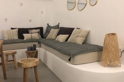 Santorini Folia Cave house with jacuzzi Santorini Folia Cave house with jacuzzi