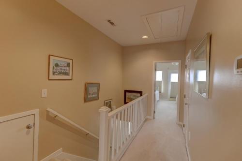 18 Pelican Bay - image 6