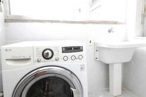 Three-Bedroom Apartment image 3