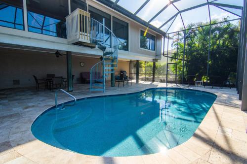 Dolphin Home (East Rocks) - image 17