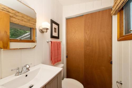 Ferris' Retreat - image 7