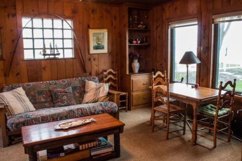 The Pelton House - image 7