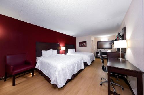 Red Roof Inn PLUS+ Huntsville – Madison in Madison, USA