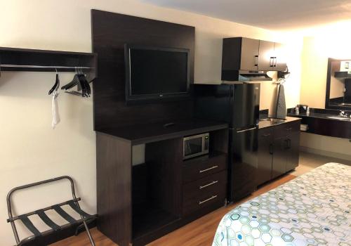 HomeTowne Studios by Red Roof Bordentown - McGuire AFB HomeTowne Studios by Red Roof Bordentown - McGuire AFB