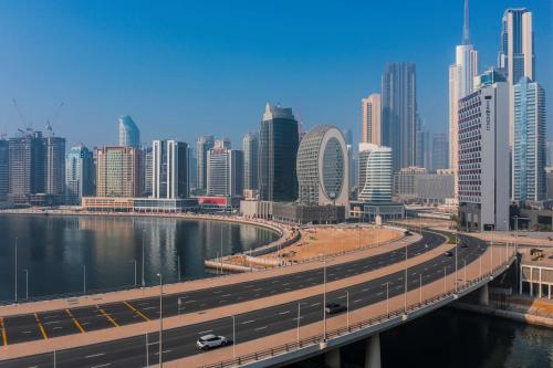 Radisson Blu Hotel, Dubai Canal View