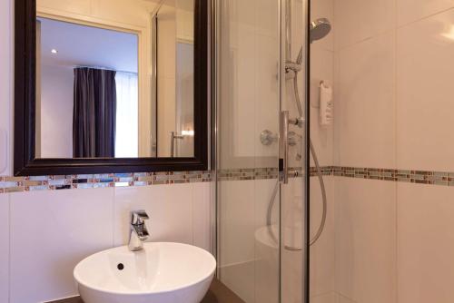 Hotel Apolonia Paris Montmartre; Sure Hotel Collection by Best Western, Paris (Foto 10)