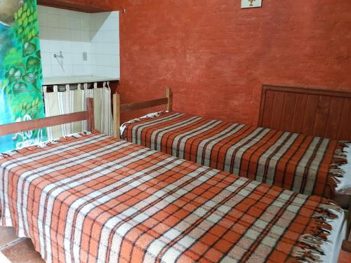 1 double bed, 2 twin beds