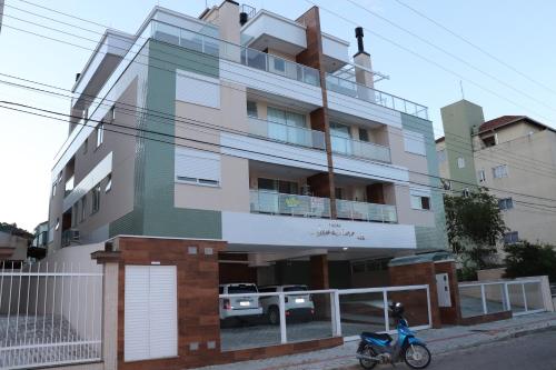 Apto com duas suites na praia de Bombinhas sc