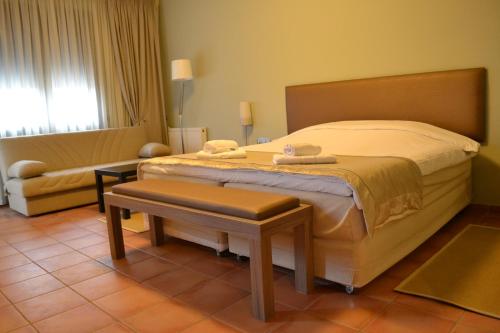 Ellopia Point Hotel - main image