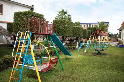 Spēļu laukums, Hotel San Carlos Yautepec in Santa Cruz Xoxocotlán