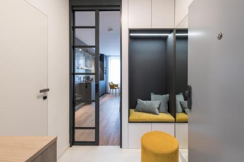 Fully renovated stylish duplex in a convenient location, Praha (fotografie 7)