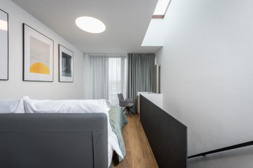 Fully renovated stylish duplex in a convenient location, Praha (fotografie 2)