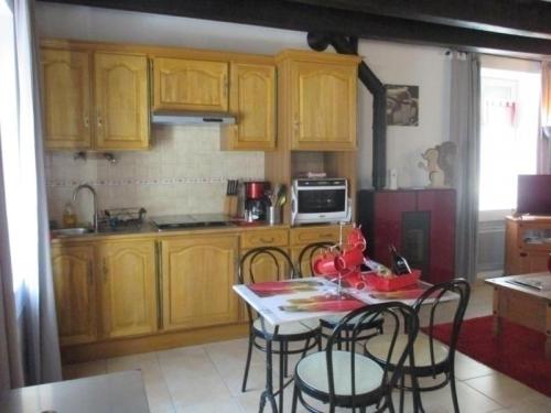 Gîte Beaune-d'Allier, 2 pièces, 2 personnes - FR-1-489-9 gîte à louer Le Mazeau