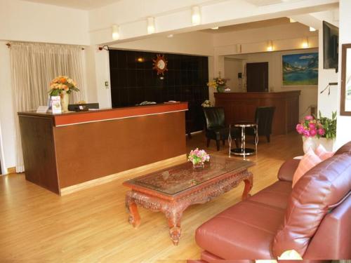 Hotel De Ratt Phuket