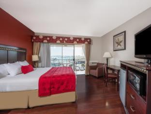 รามาดา บาย วินด์แฮม ซานดิเอโก แอร์พอร์ต (Ramada by Wyndham San Diego Airport) near เกาะเชลเทอร์