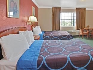Super 8 by Wyndham Hollywood/LA Area, Лос-Анджелес (фото 2)