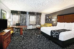 La Quinta by Wyndham Houston Baytown East - image 10