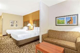 La Quinta Inn & Suites by Wyndham Midwest City - Tinker AFB