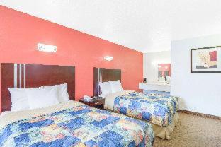 Travelodge by Wyndham Parkersburg