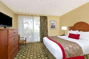 Ramada by Wyndham Santa Barbara, Santa Barbara (photo 3)