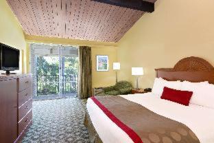 Ramada by Wyndham Santa Barbara, Santa Barbara (photo 4)