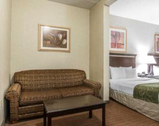 Comfort Suites Omaha East-Council Bluffs