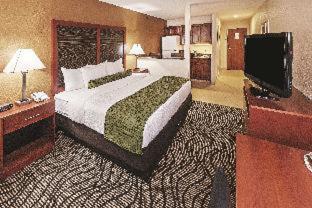 La Quinta Inn & Suites by Wyndham Midwest City - Tinker AFB