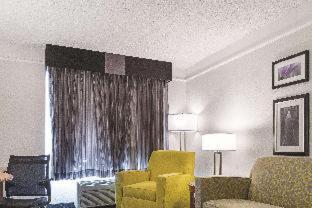 La Quinta Inn & Suites by Wyndham Ontario Airport