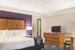 La Quinta Inn & Suites by Wyndham Ontario Airport