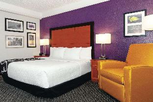 La Quinta Inn & Suites by Wyndham Ontario Airport