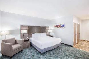 La Quinta Inn & Suites by Wyndham Dallas Duncanville