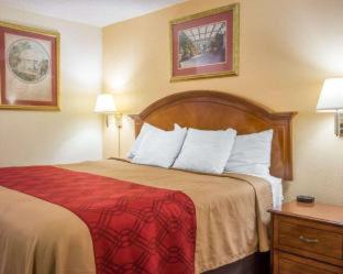 Econo Lodge  Inn & Suites