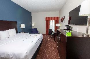 La Quinta Inn & Suites by Wyndham Houston East at Normandy