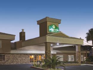 La Quinta Inn & Suites by Wyndham Las Vegas Tropicana