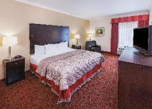 La Quinta Inn & Suites by Wyndham Columbus TX