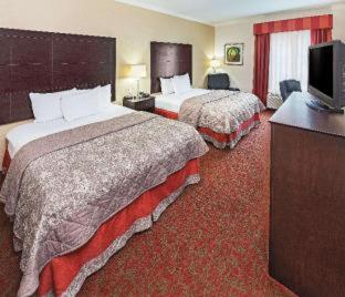 La Quinta Inn & Suites by Wyndham Columbus TX