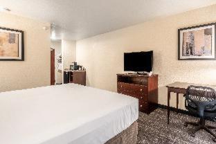 Cobblestone Inn & Suites - Holdrege