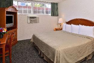 Room #30324727 room in Americas Best Value Inn Loma Lodge